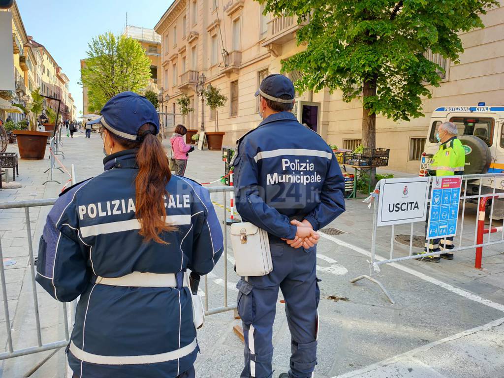 Imperia, mercato agroalimentare in via Cascione