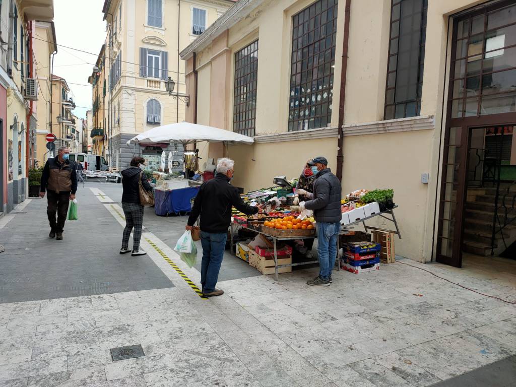 Imperia, ripreso il mercato settimanale di Oneglia