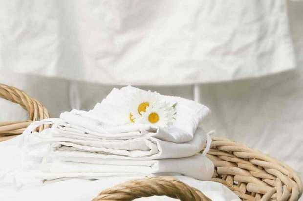 riviera24 - indumenti bianchi vestiti asciugamani