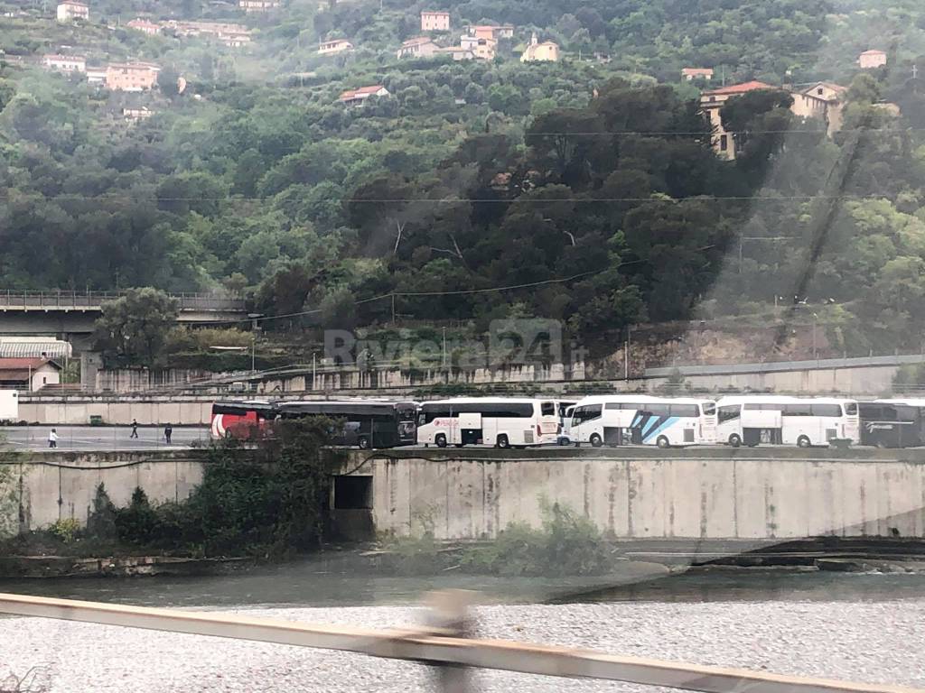 sbarco passeggeri MSC crociera Marsiglia