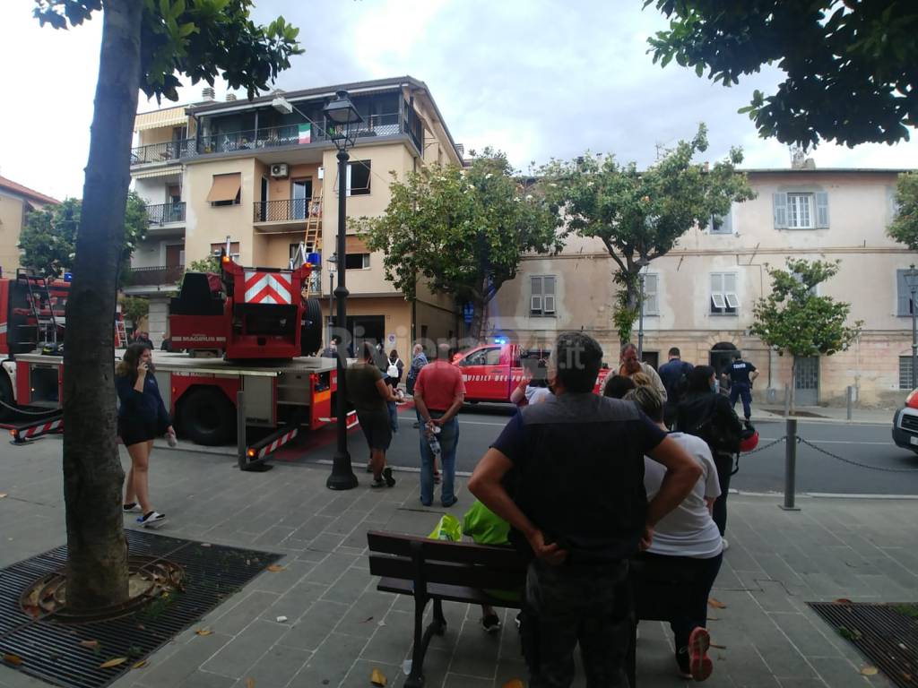 Incendio piazza Spinola a Taggia