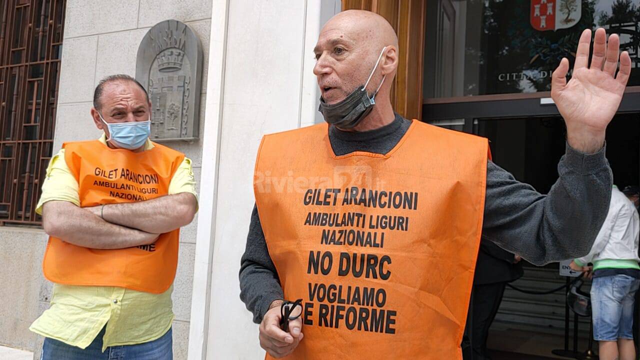 riviera24 - Protesta gilet arancioni a Imperia