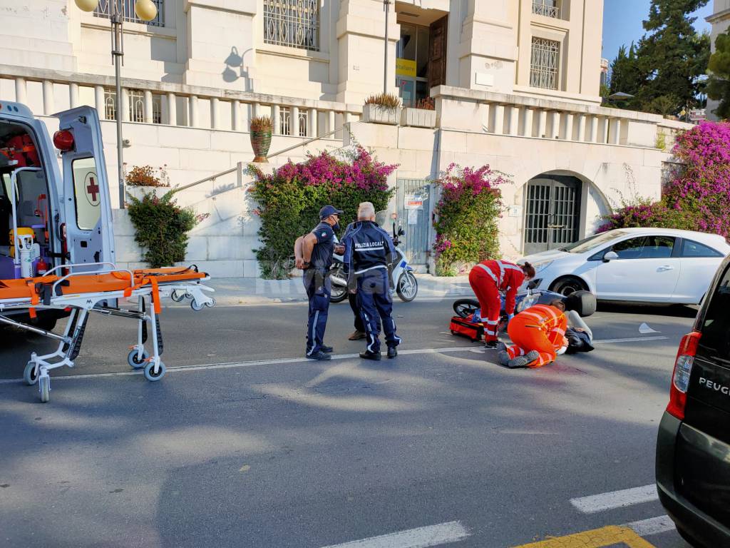 riviera24 - Incidente in viale Matteotti a Imperia