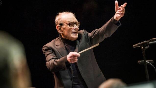 Il club Tenco in memoria di Ennio Morricone: «Il più grande musicista italiano nel mondo»