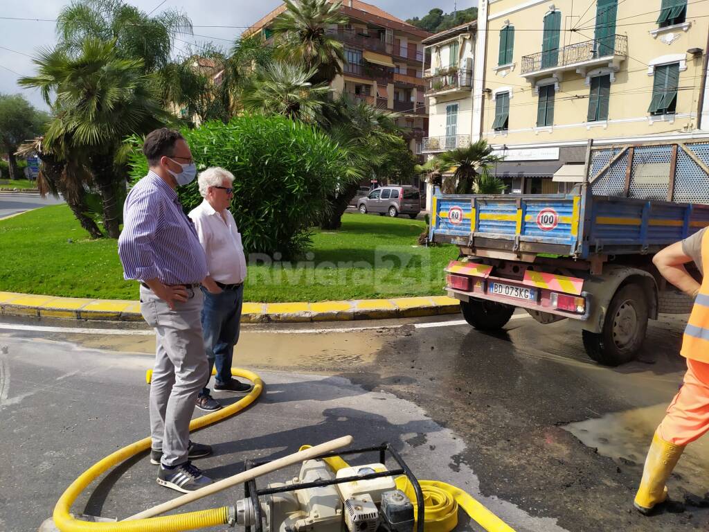 esplode tubatura largo torino