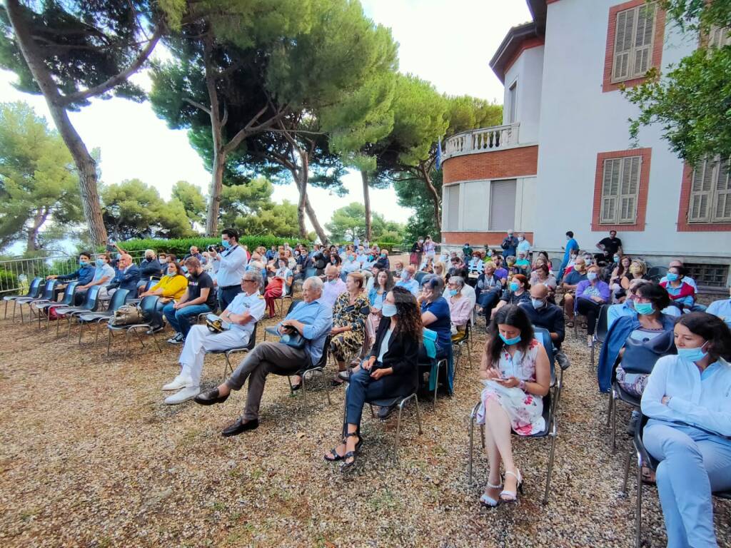 La conferenza di Luca Mercalli nel parco di Villa Faravelli
