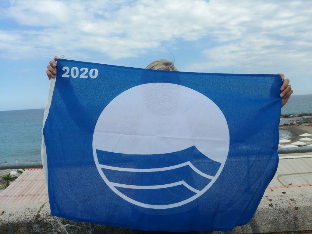 Sanremo, consegnate le Bandiere Blu 2020 con una cerimonia itinerante “anti-covid”