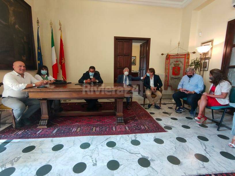 Ventimiglia, Toti: «Oltre 6 milioni e 400mila euro da Regione Liguria per realizzare tre parcheggi pubblici»