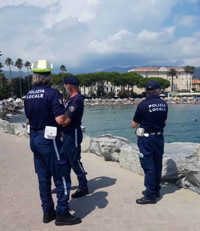 blitz anti covid vigili diano marina