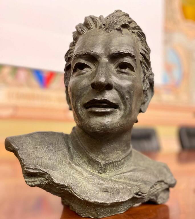 Diano Marina dedica un busto al ciclista Felice Gimondi: sarà posto nel Monumento ai Campionissimi