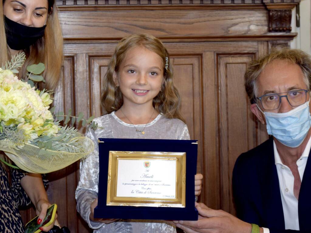 Sanremo premia Ameli, a 8 anni protagonista di un videoclip dedicato alla città da milioni di click