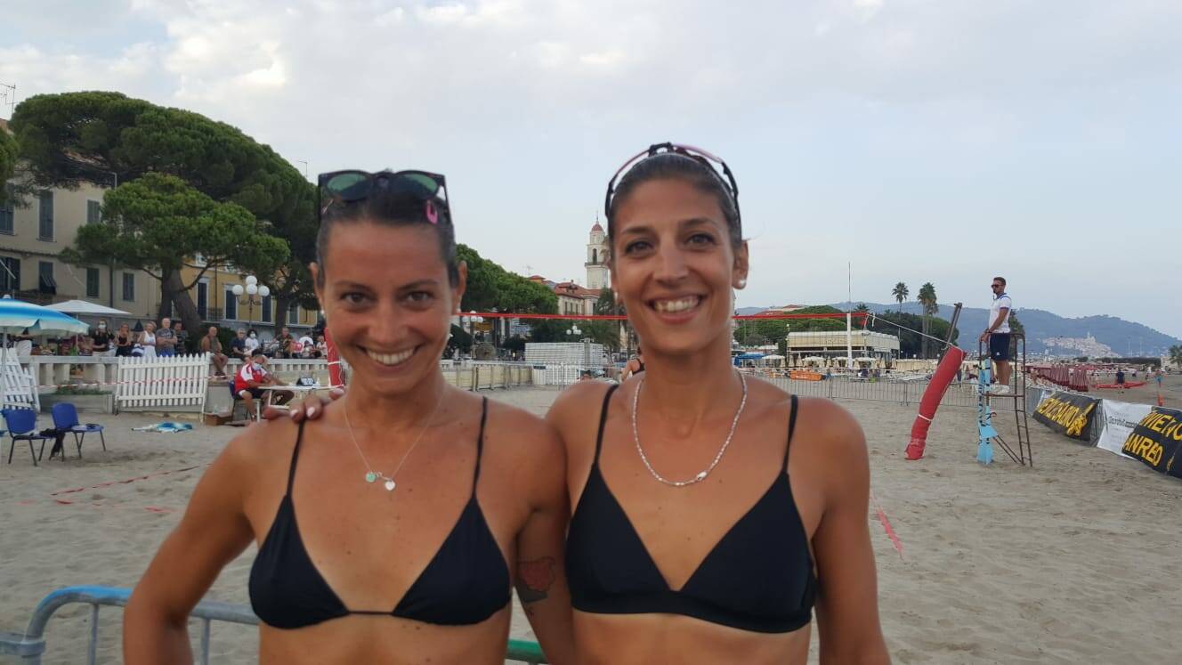 Serena Cimmino e Noemi Sacco vincono la tappa del campionato italiano di beach volley femminile 2×2 a Diano Marina