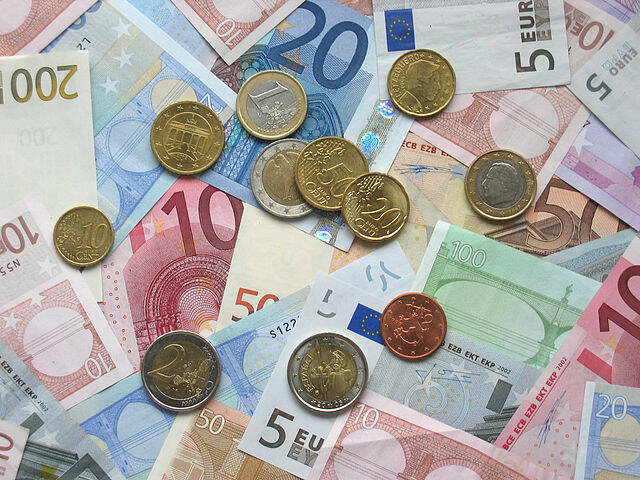 riviera24 - denaro euro soldi
