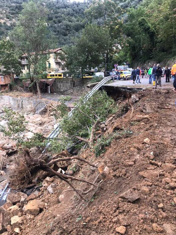 riviera24 - Sopralluogo Toti badalucco alluvione 2020 ottobre