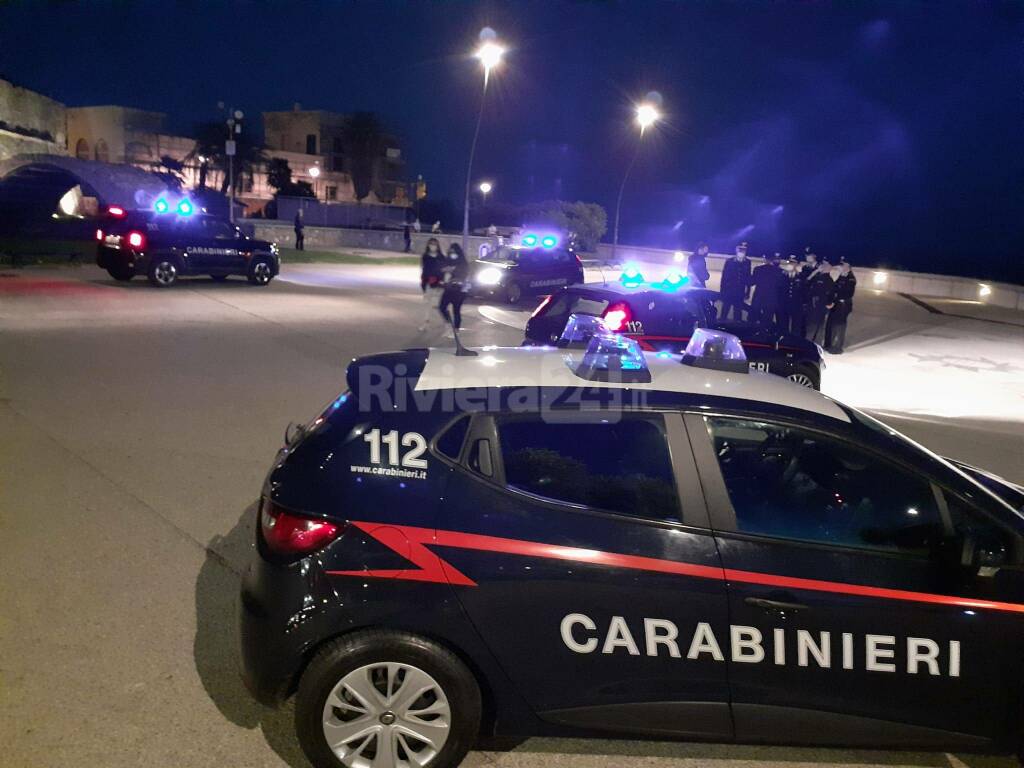 riviera24 - carabinieri sanremo notturna