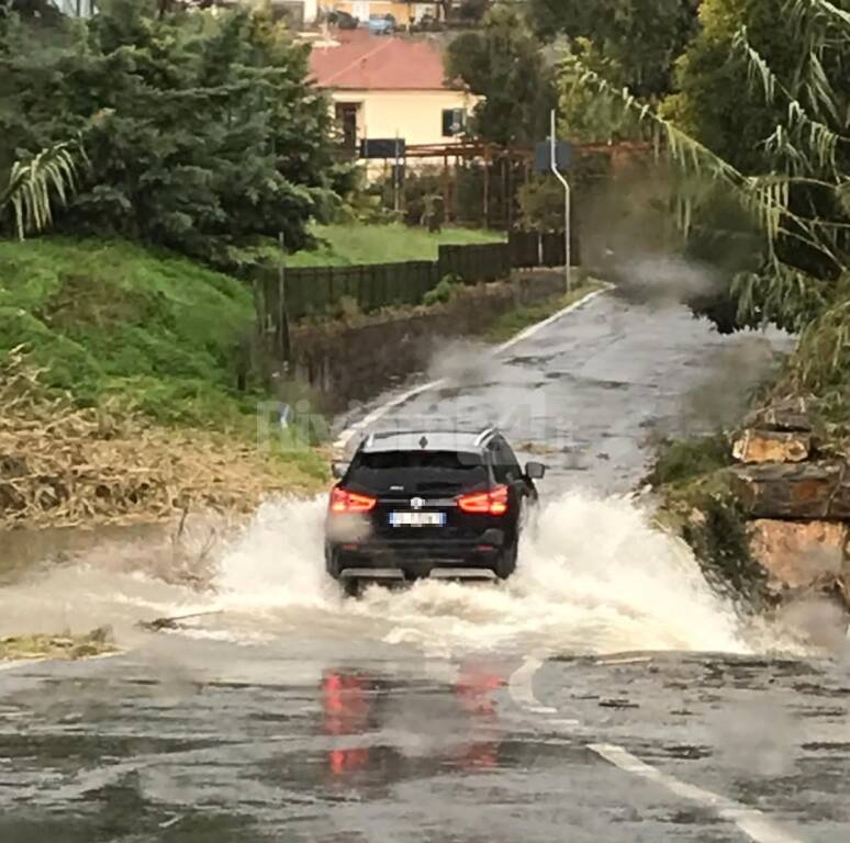 San Bartolomeo al Mare, chiuso per maltempo il guado sul torrente Steria