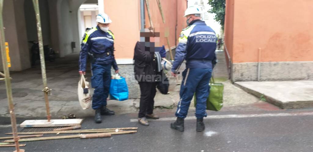 Lavori dopo incendio a Diano Marina