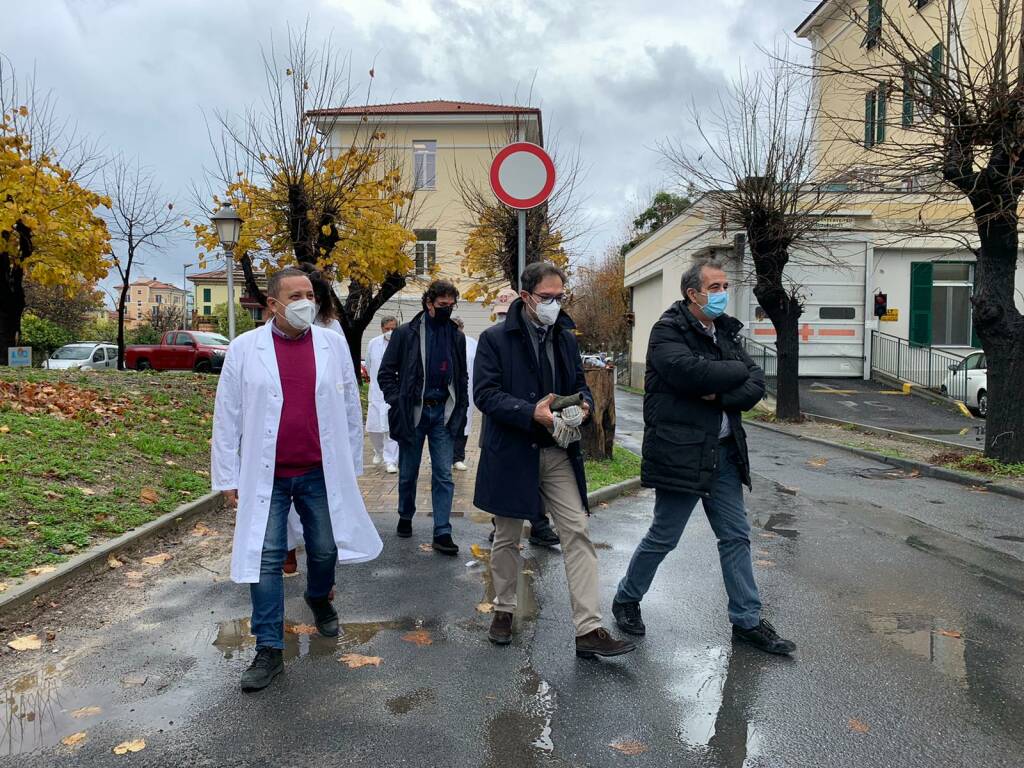 Bordighera, il sindaco Vittorio Ingenito in visita al Saint Charles