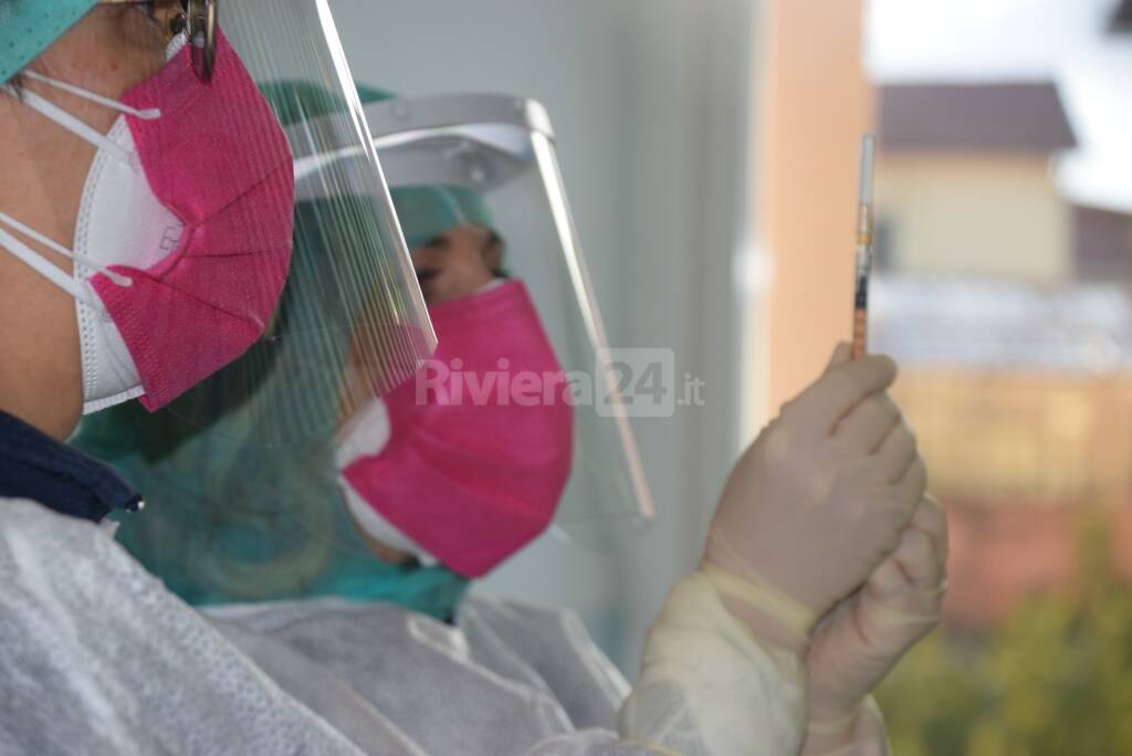 Coronavirus, impennata di contagi a Ventimiglia. Scullino: «Vaccini per tutti»