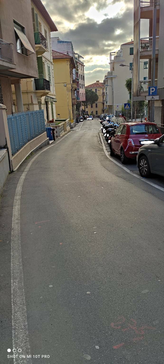 Sanremo, lavori di scavo per posa della nuova linea elettrica: corso Inglesi chiuso al transito veicolare