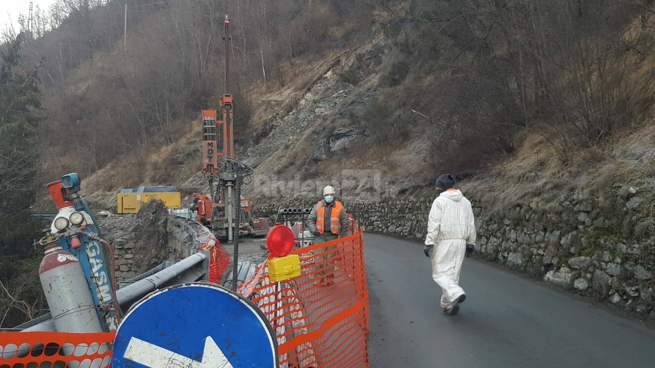 Lavori di consolidamento della Provinciale per Triora: strada interrotta