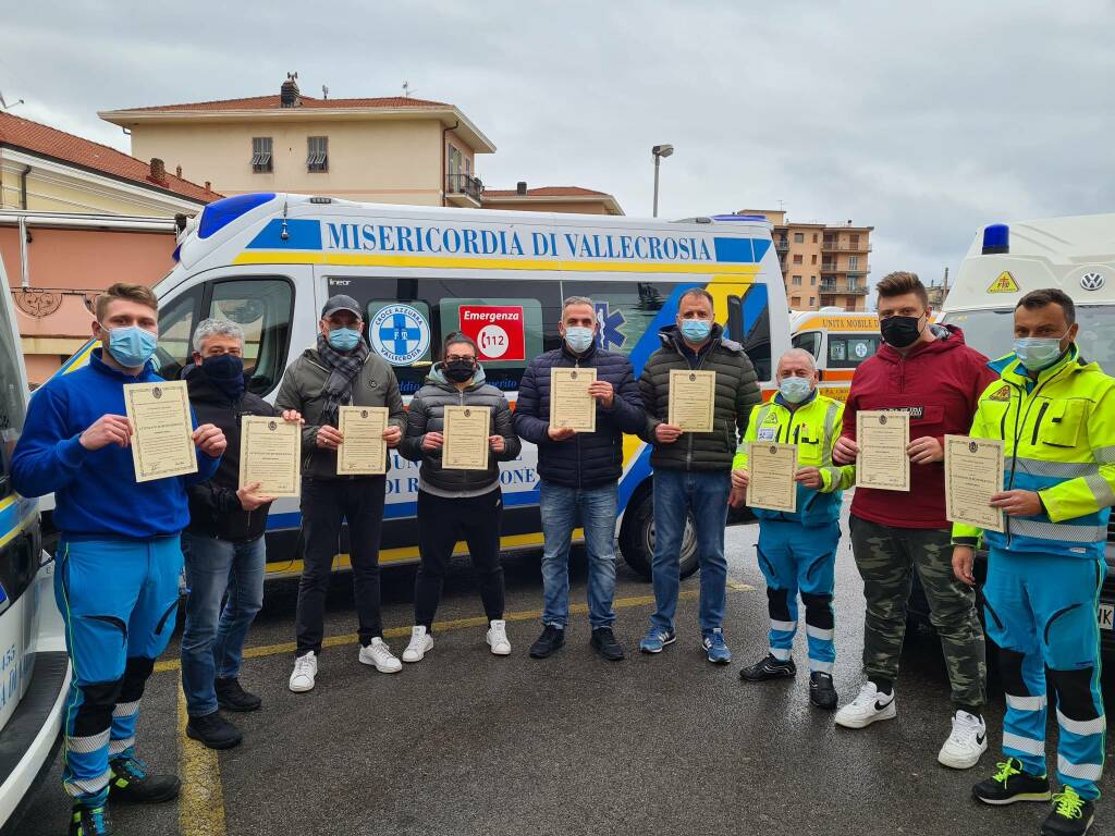 riviera24 - Militi della Croce Azzurra di Vallecrosia premiati 