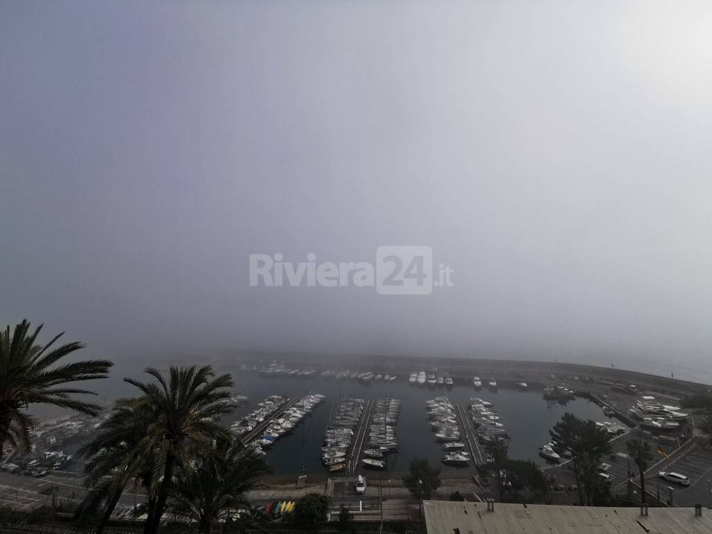 nebbia porto bordighera