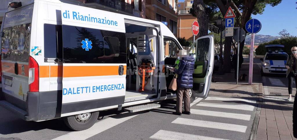 riviera24 - incidente strisce pedonali sanremo nino bixio