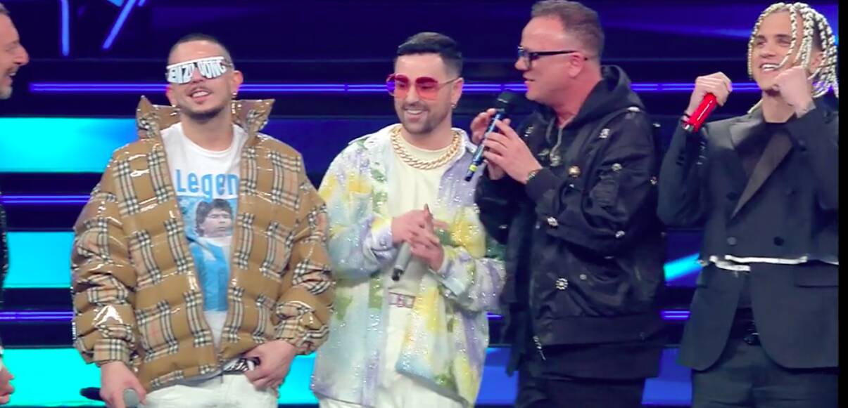 Sanremo 2021, Gigi D’Alessio lancia i “Guagliuni” sul palco dell’Ariston