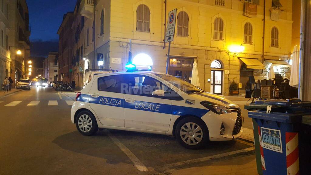 blitz vigili piazza doria 