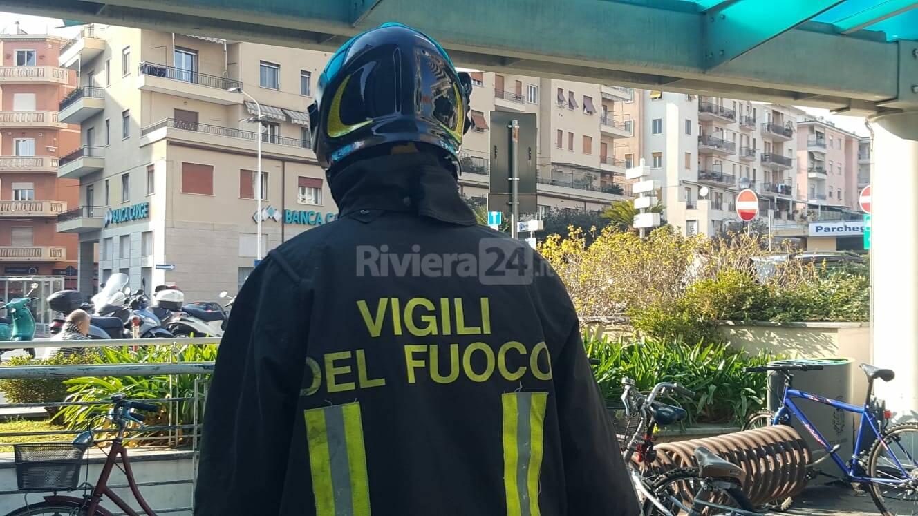 Imperia, principio di incendio nel sottopasso di piazza Dante