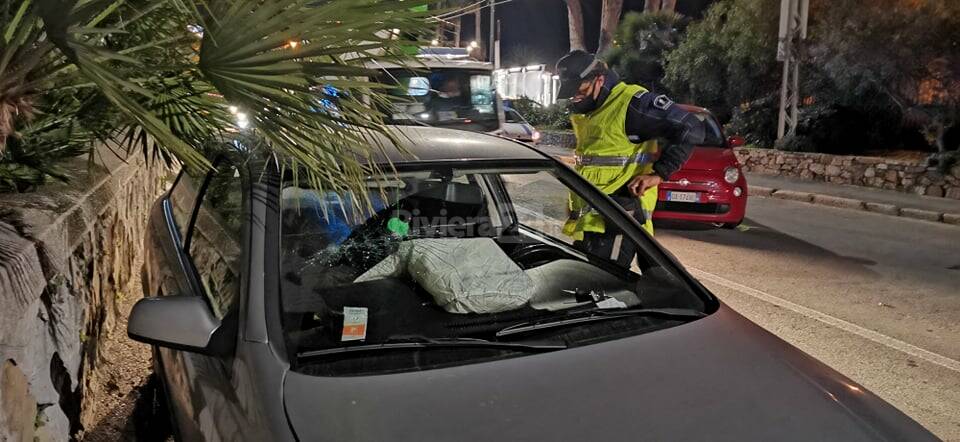 Sanremo, donna ubriaca al volante semina il panico in corso Marconi