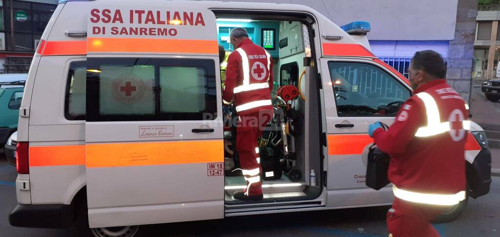 riviera24 - 118 soccorsi polizia piazza eroi sanremo