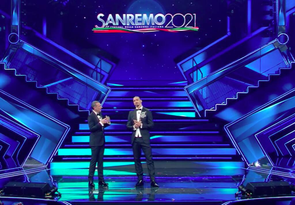 Serata finale di Sanremo 2021, gli ospiti e l’ordine di uscita dei cantanti