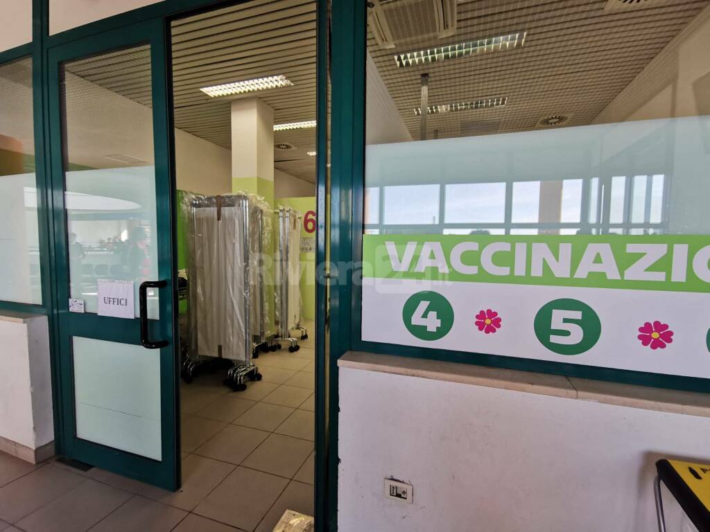 Taggia presidente Toti centro vaccini stazione silvio falco asl