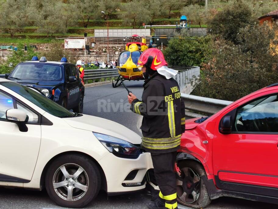 riviera24 - incidente vigili del fuoco elisoccorso