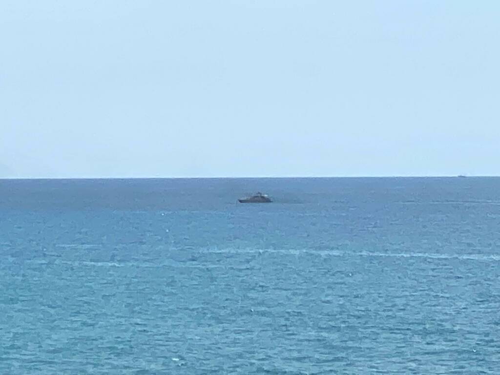 [Foto] Yacht in avaria davanti ai Tre Ponti