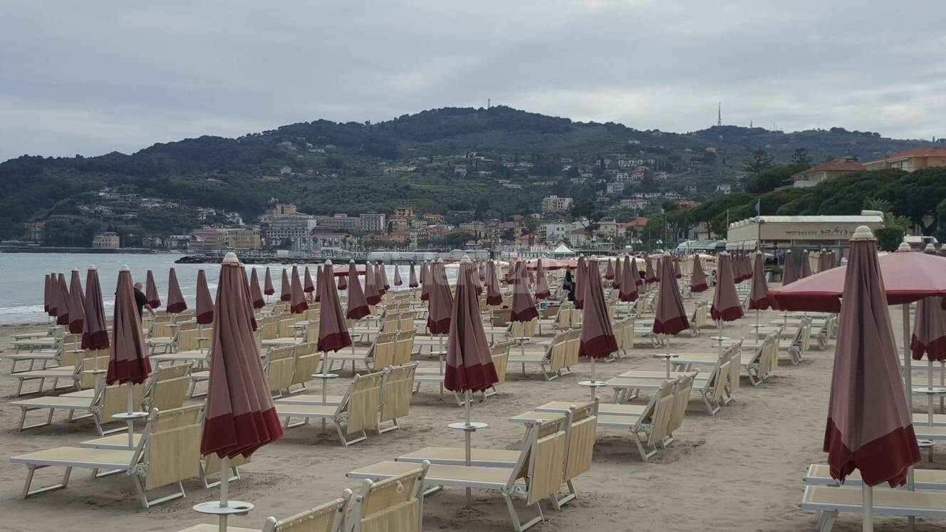 spiaggia diano marina