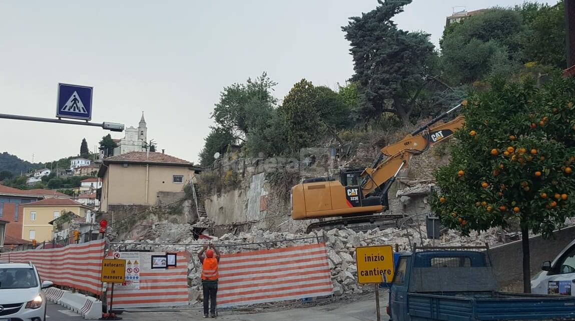 demolizione palazzina castelvecchio 