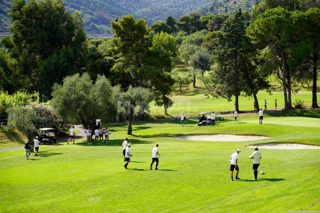 Sanremo, le vecchie glorie della Serie A si sfidano a Footgolf