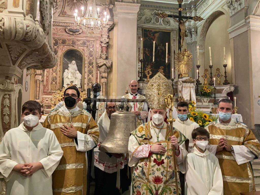 La nuova campana della chiesa di Borgomaro dedicata a don Ambrogio Bianchi