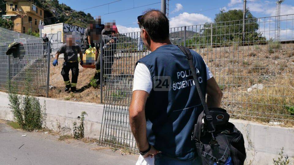 Migrante folgorato su treno