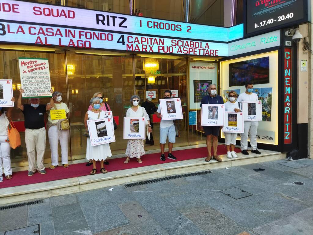 riviera24 - Flash mob pro Ventimiglia di Rete Sanremo Solidale