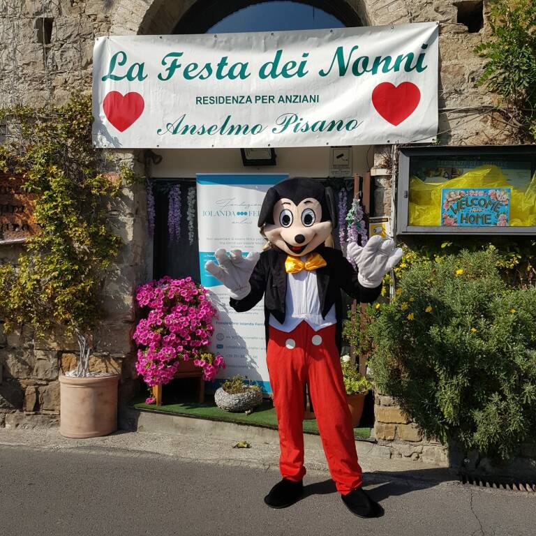 Festa dei nonni alla casa di riposo ‘Anselmo Pisano’