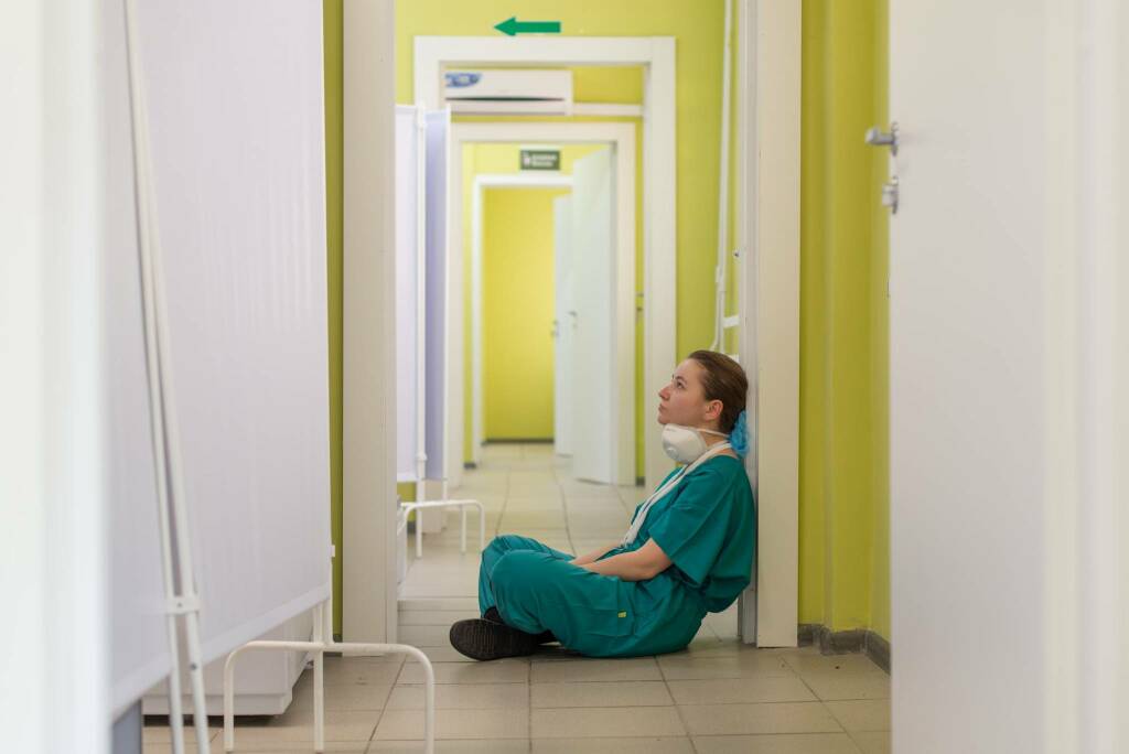 riviera24 - covid infermiere ospedale reparto coronavirus