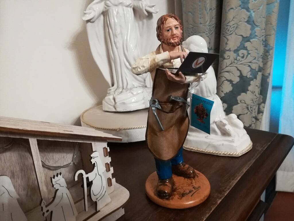 Statuina del presepe ai vescovi Suetta e Borghetti