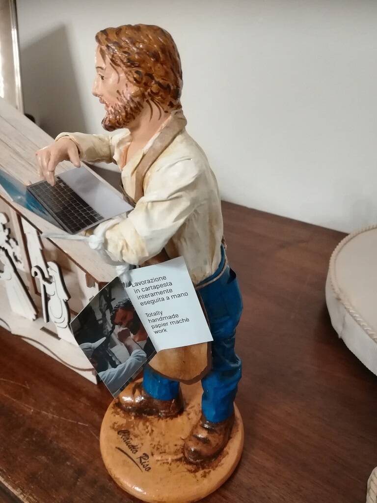 Statuina del presepe ai vescovi Suetta e Borghetti