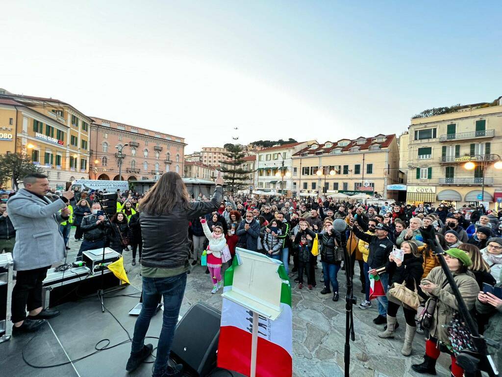 no green pass piazza colombo sanremo povia