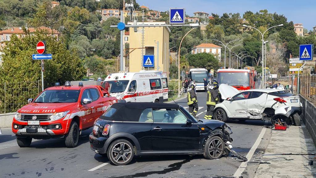 Imperia incindente scontro al Prino