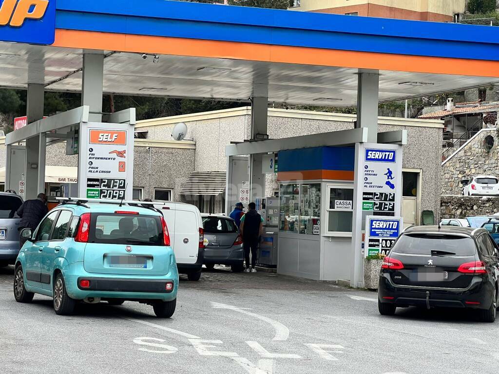 prezzi carburante provincia imperia